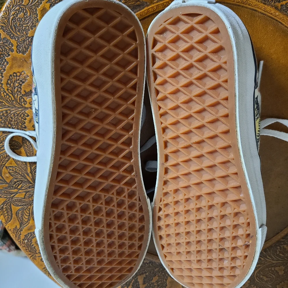 Van's Floral Lace Up Size 5.5 - Picture 9 of 10